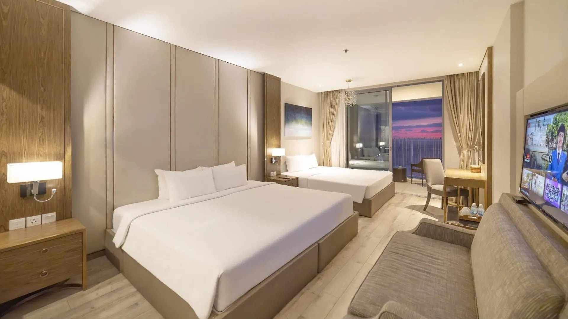 Lyn Panorama Beachfront Studio Nha Trang 0*,