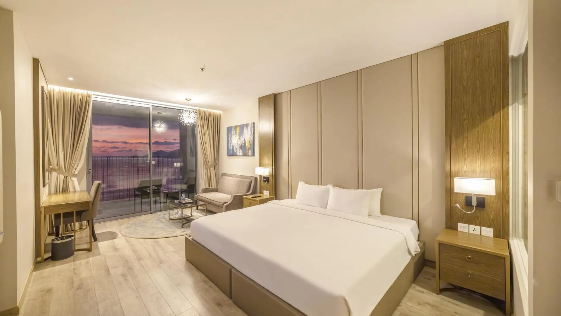 Aparthotel Lyn Panorama Beachfront Studio Nha Trang Vietnam