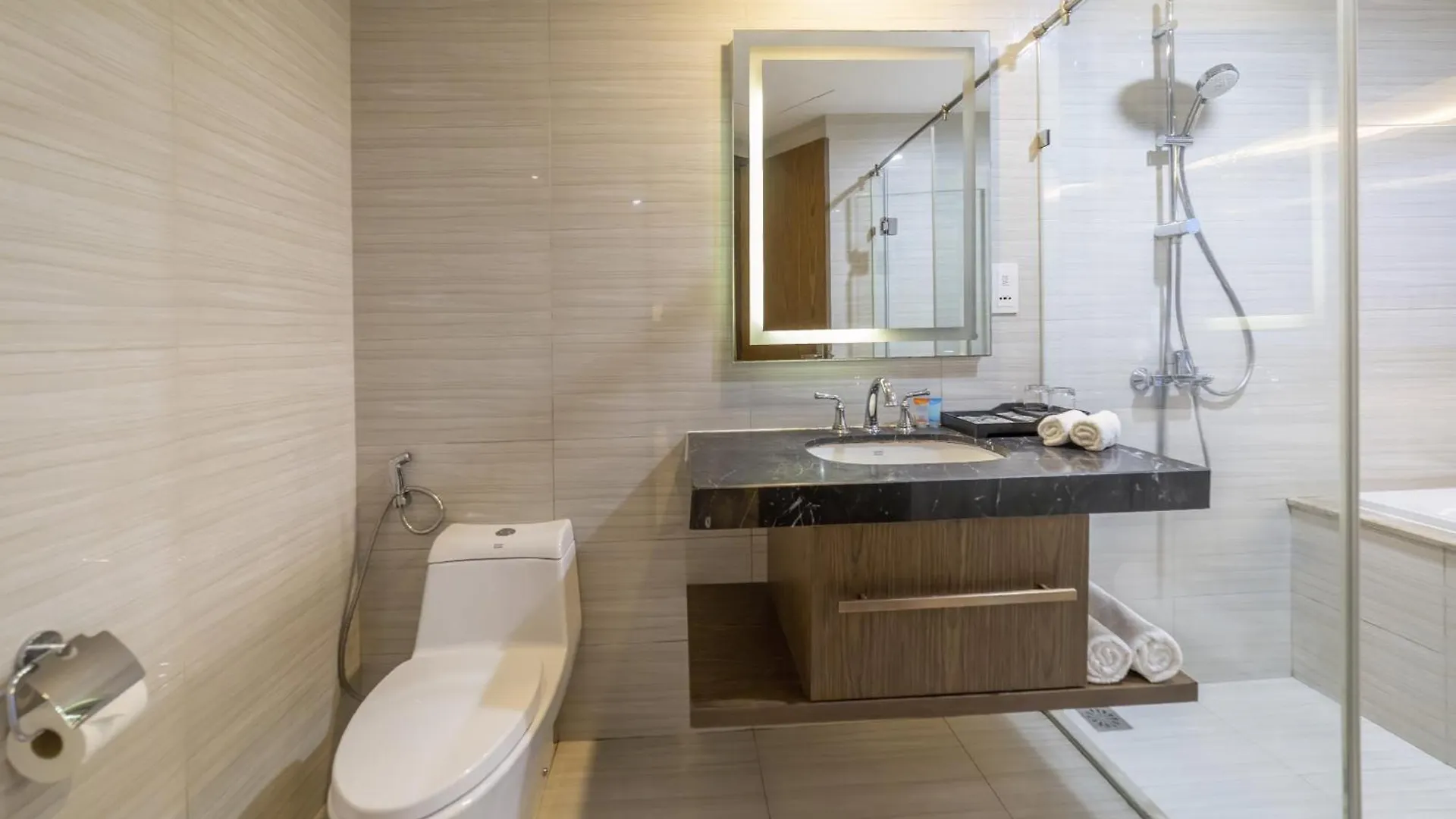 Aparthotel Lyn Panorama Beachfront Studio Nha Trang