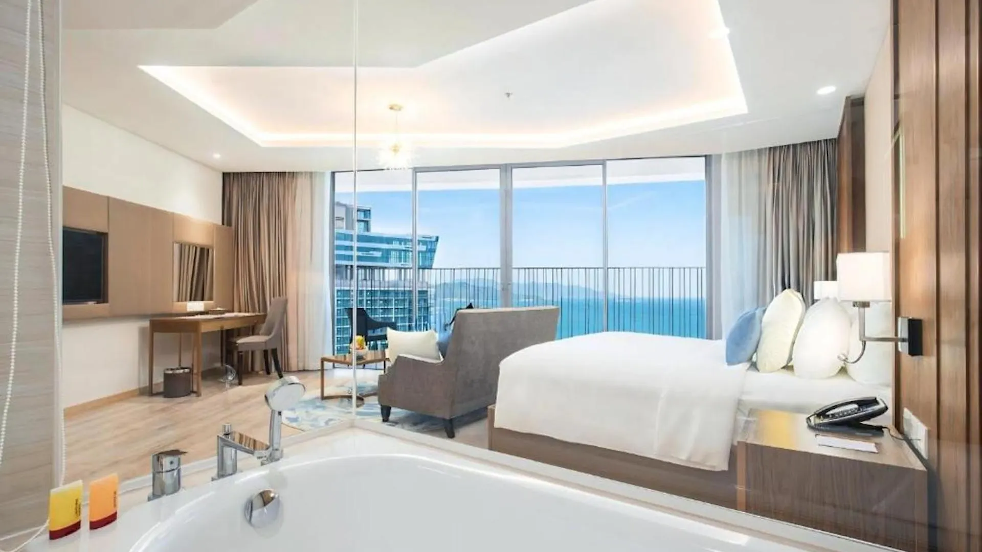 Aparthotel Lyn Panorama Beachfront Studio Nha Trang Vietnam