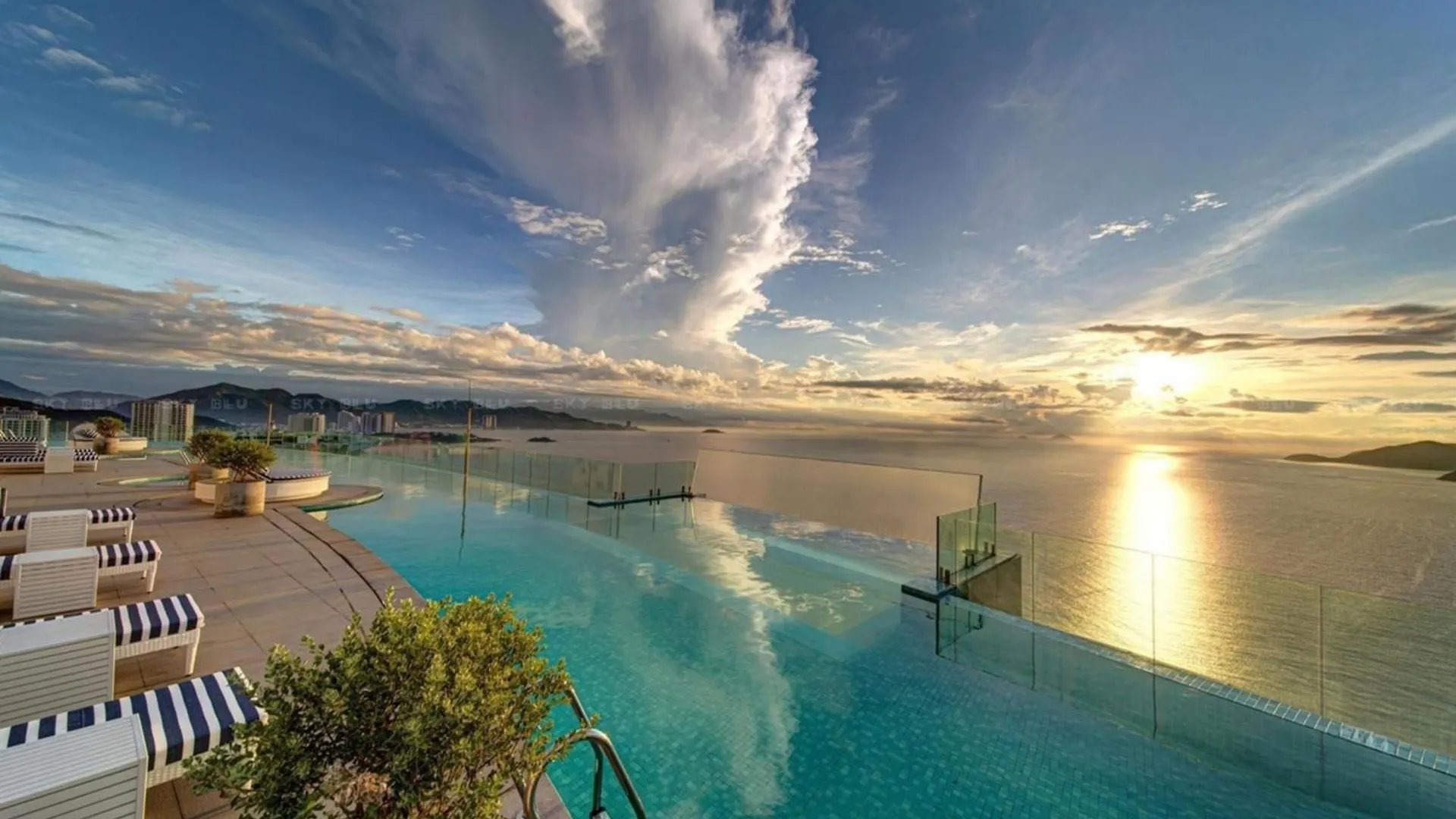 Aparthotel Lyn Panorama Beachfront Studio Nha Trang
